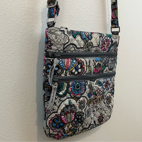 Vera Bradley | Gray Crossbody With Multi Color Star Wars & Floral Print - Picture 6 of 15